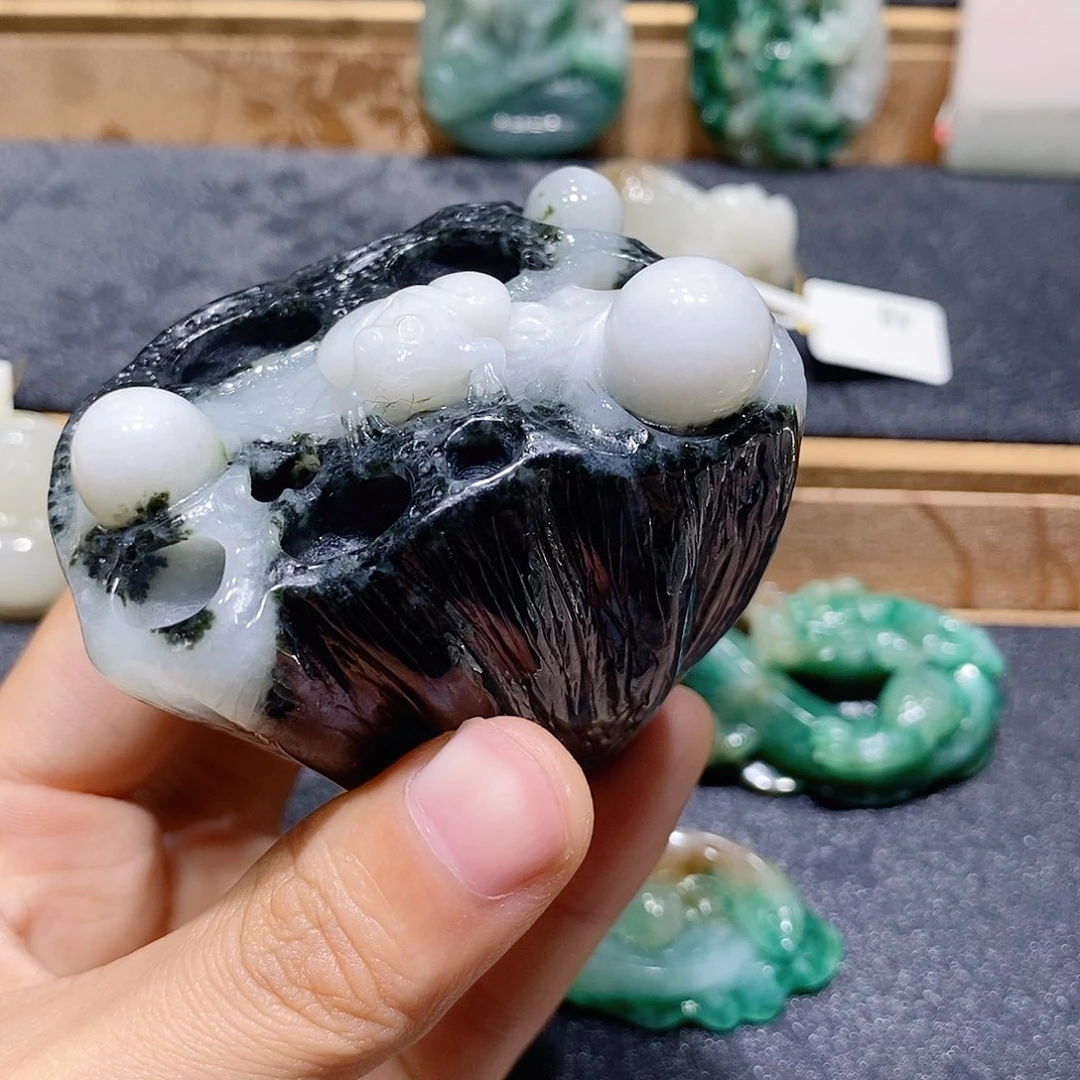 独山玉未镶嵌吊坠