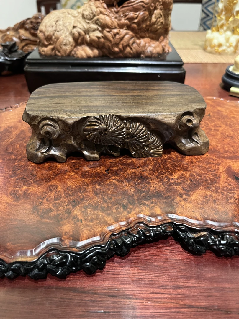 雕花底座摆件15*8*4cm