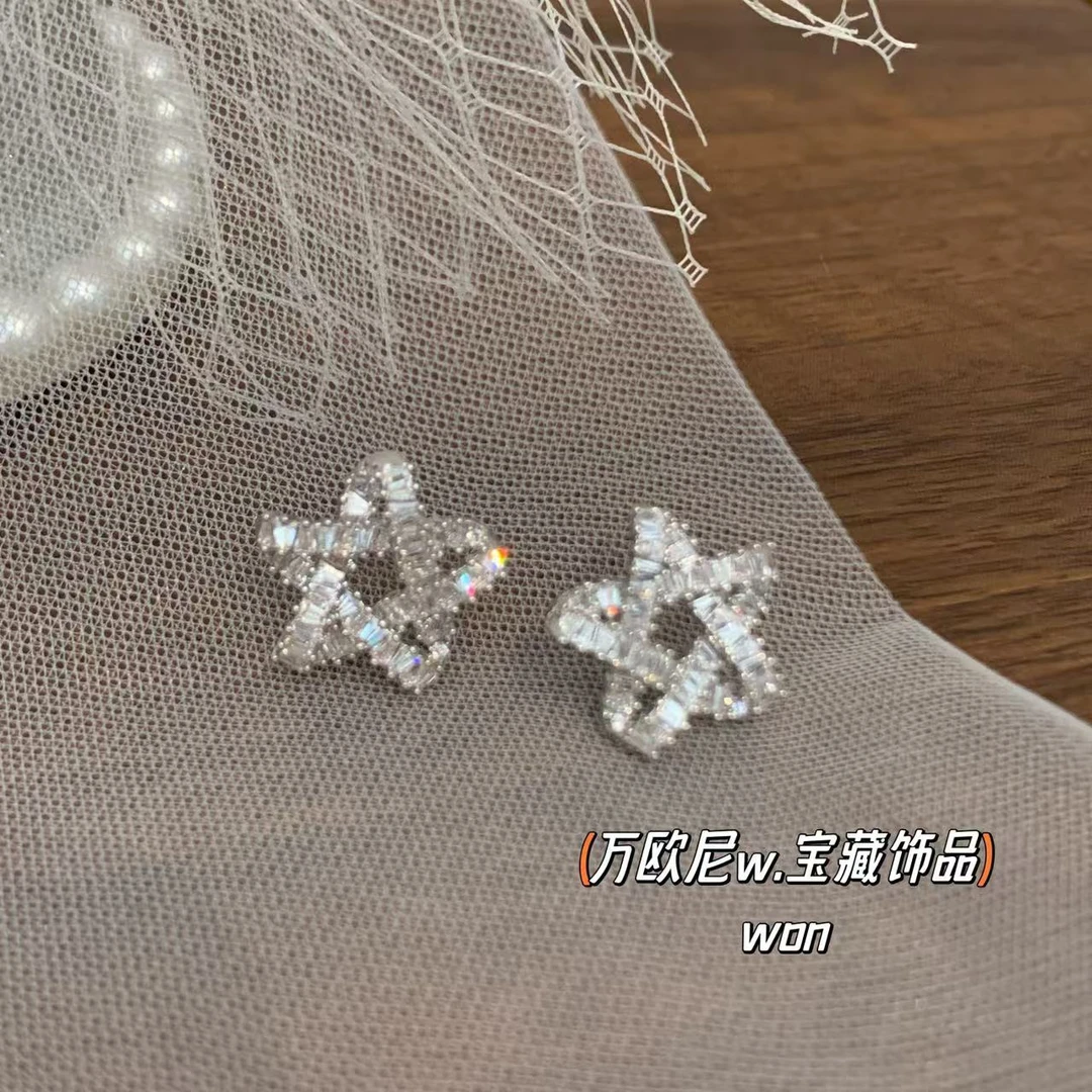 925银合成锆石耳饰 CHANGE x 星黛露耳钉 网红百搭少女弧E038