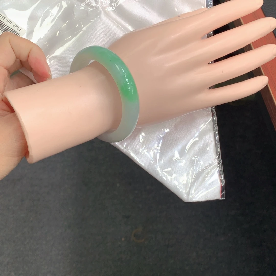翡翠未镶嵌手镯39