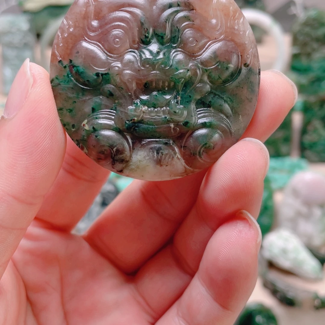 独山玉未镶嵌颈饰