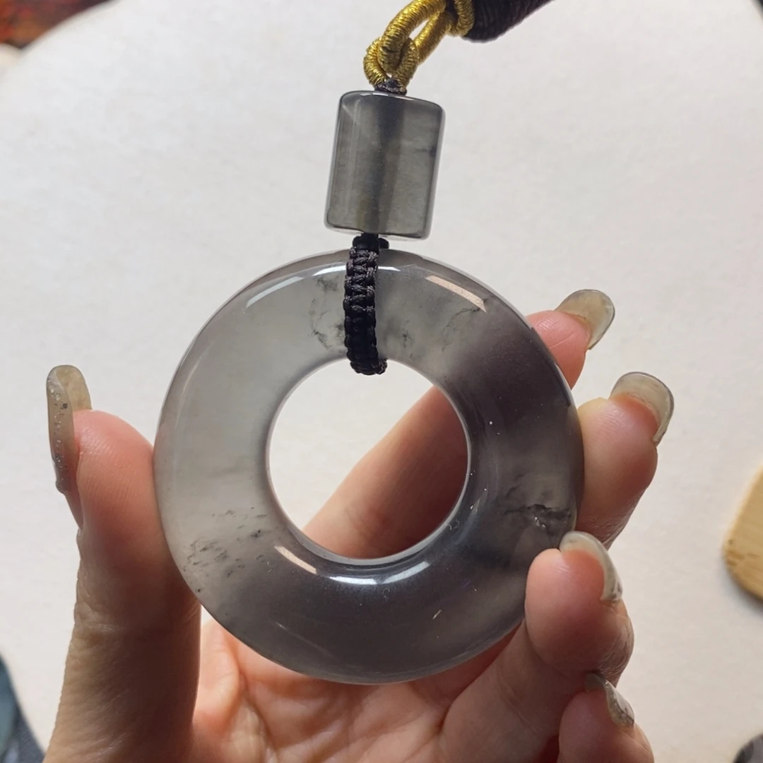 石英质玉未镶嵌颈饰