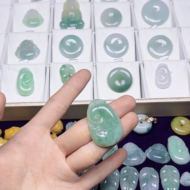 翡翠未镶嵌颈饰翡翠