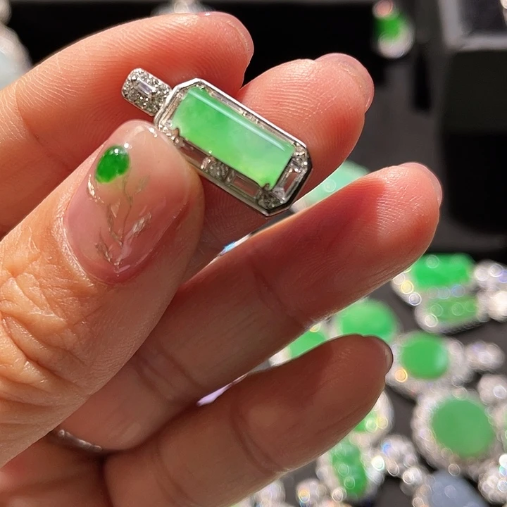 翡翠银S925镶嵌颈饰