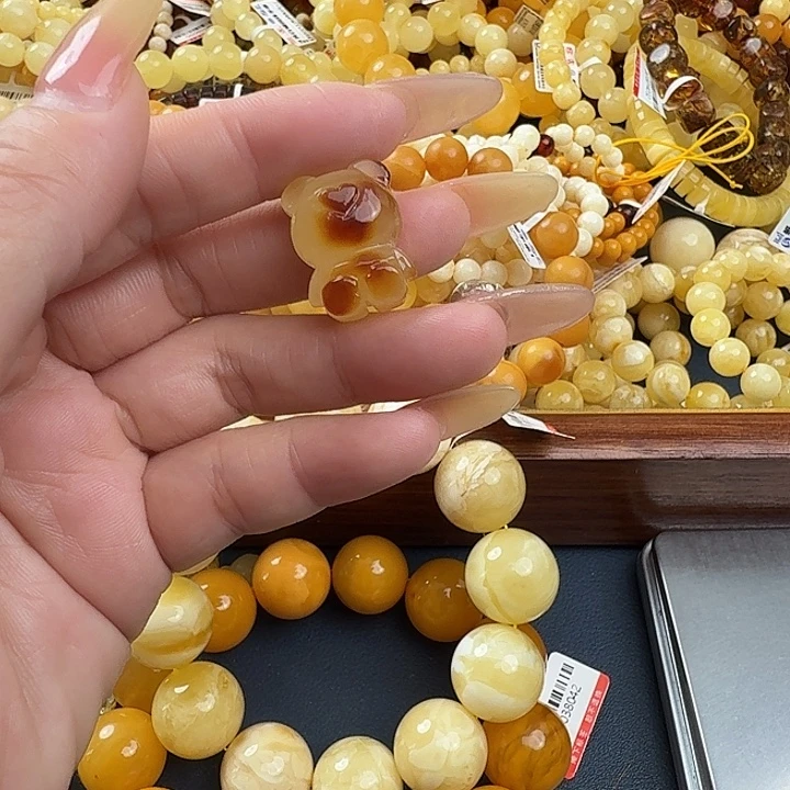 琥珀未镶嵌珠宝奇石