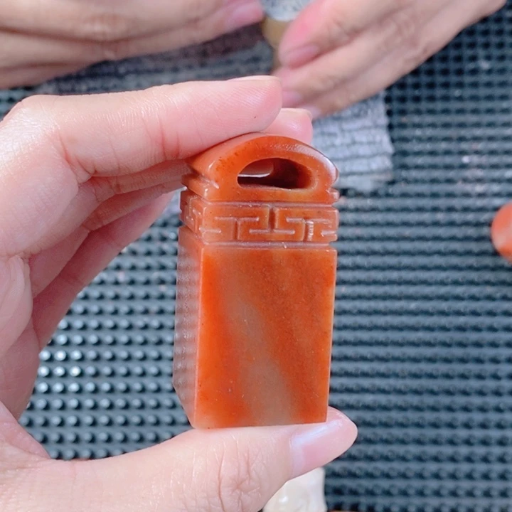 郭***解寿山石现场直播手工制作