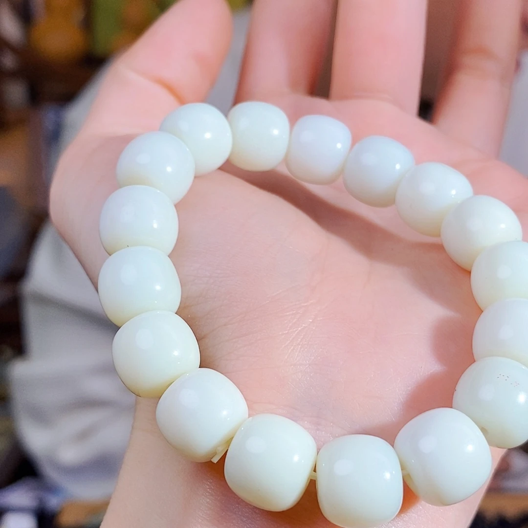 和田玉颈饰未镶嵌多样性发货发一条