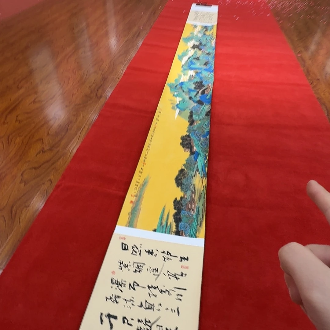 国画红长卷山水画