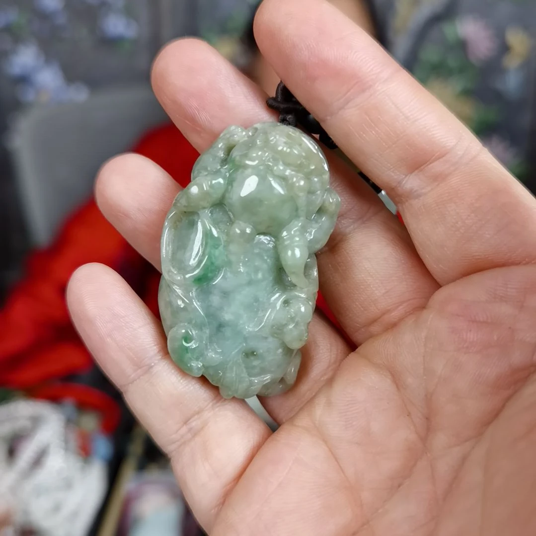 翡翠颈饰未镶嵌吊坠