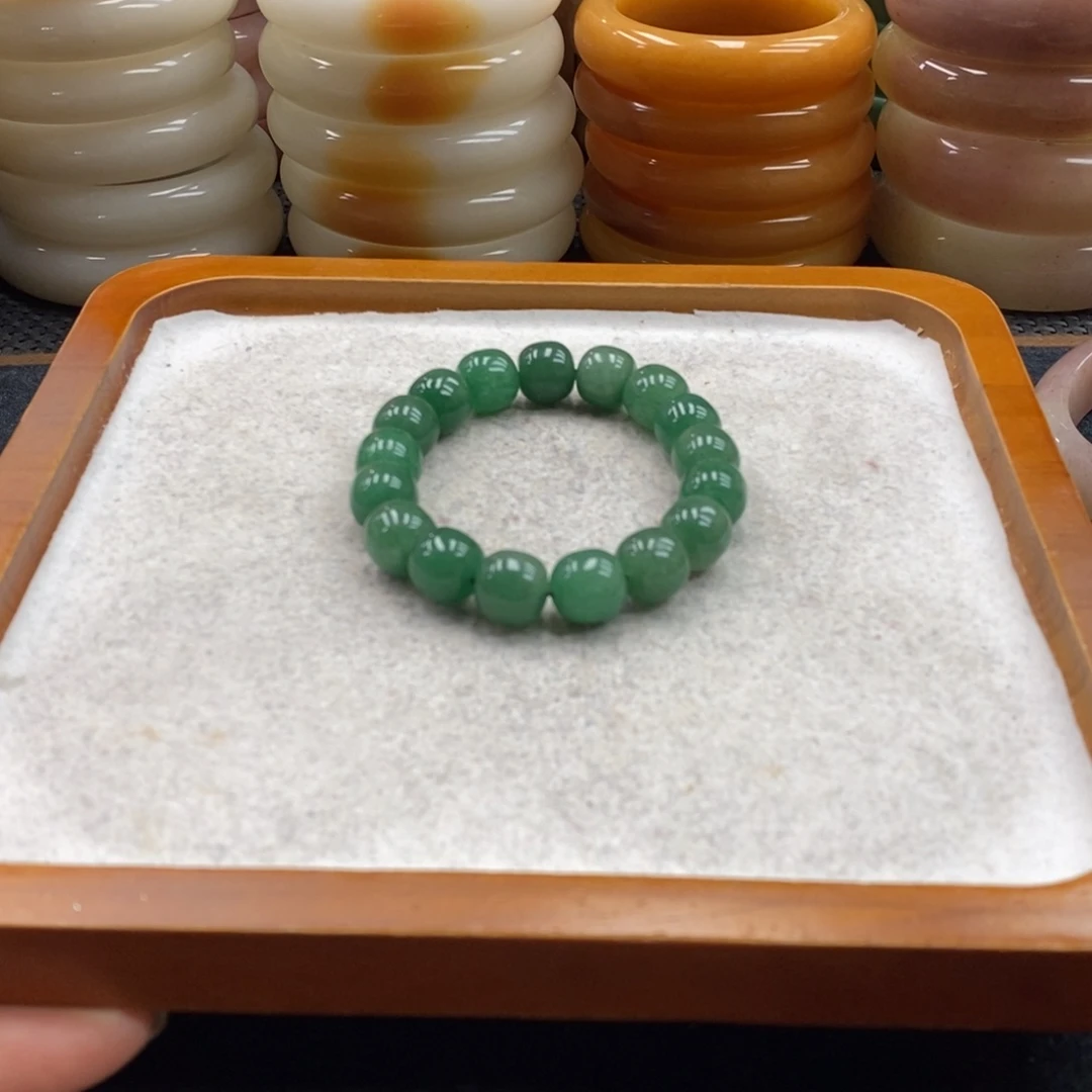 石英岩玉未镶嵌手镯（圆镯）