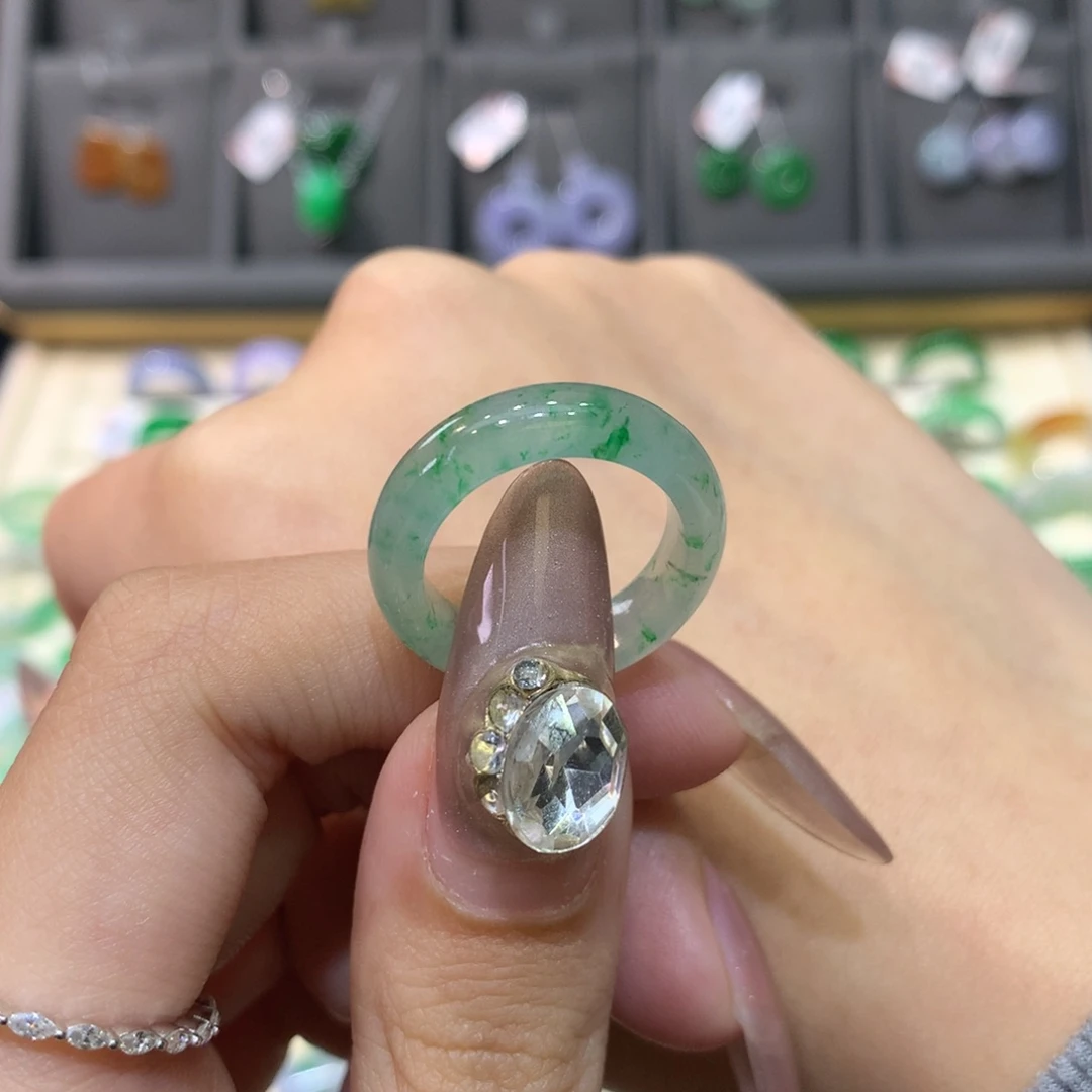 翡翠戒指未镶嵌绿野仙踪