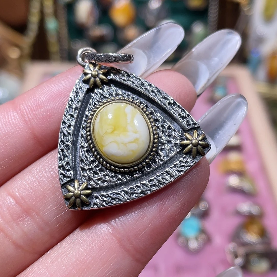 爱***超琥珀银S925镶嵌颈饰吊坠