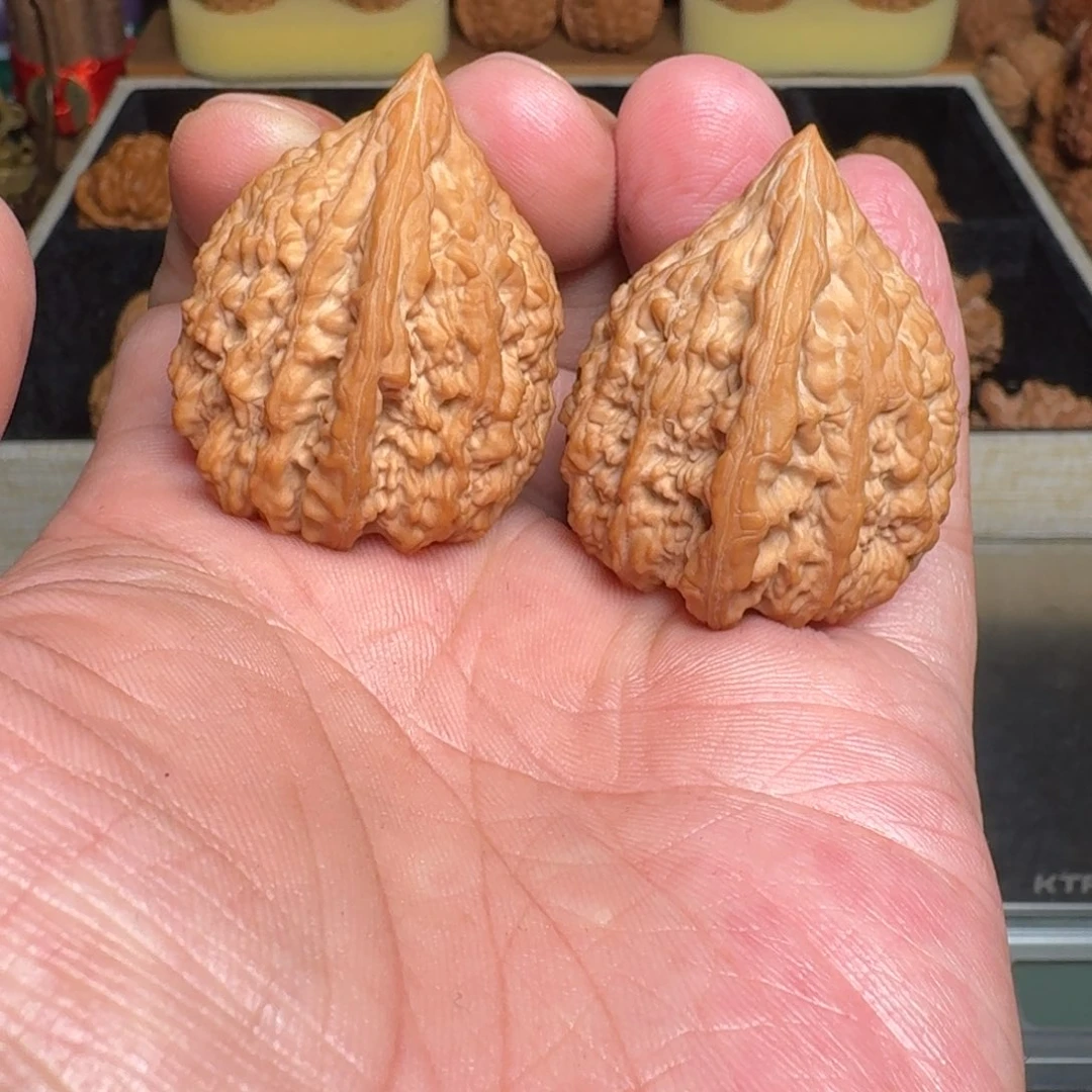 文玩核桃吊坠全品塔尖 尺寸33