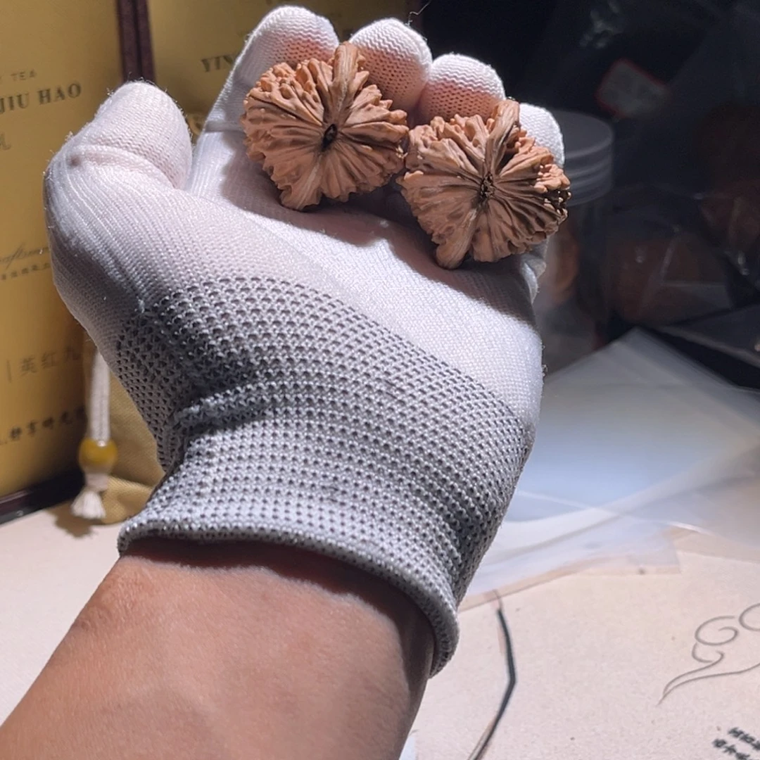 ****7钱品。41全品 留着。钱扣子