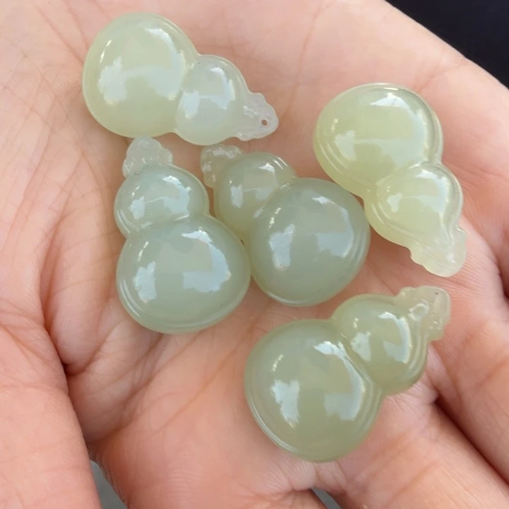 和田玉未镶嵌颈饰孙哥冰胶起光蜂蜜水葫芦多样性发一个