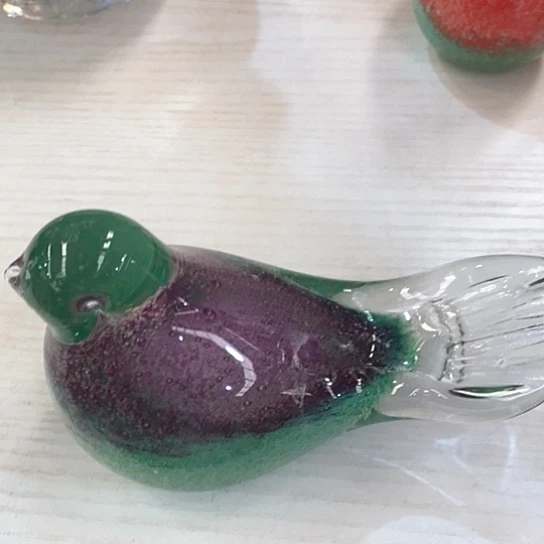 琉璃花瓶高8厘米宽9度