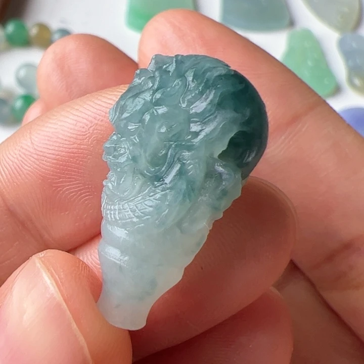 定制翡翠未镶嵌龙头三通