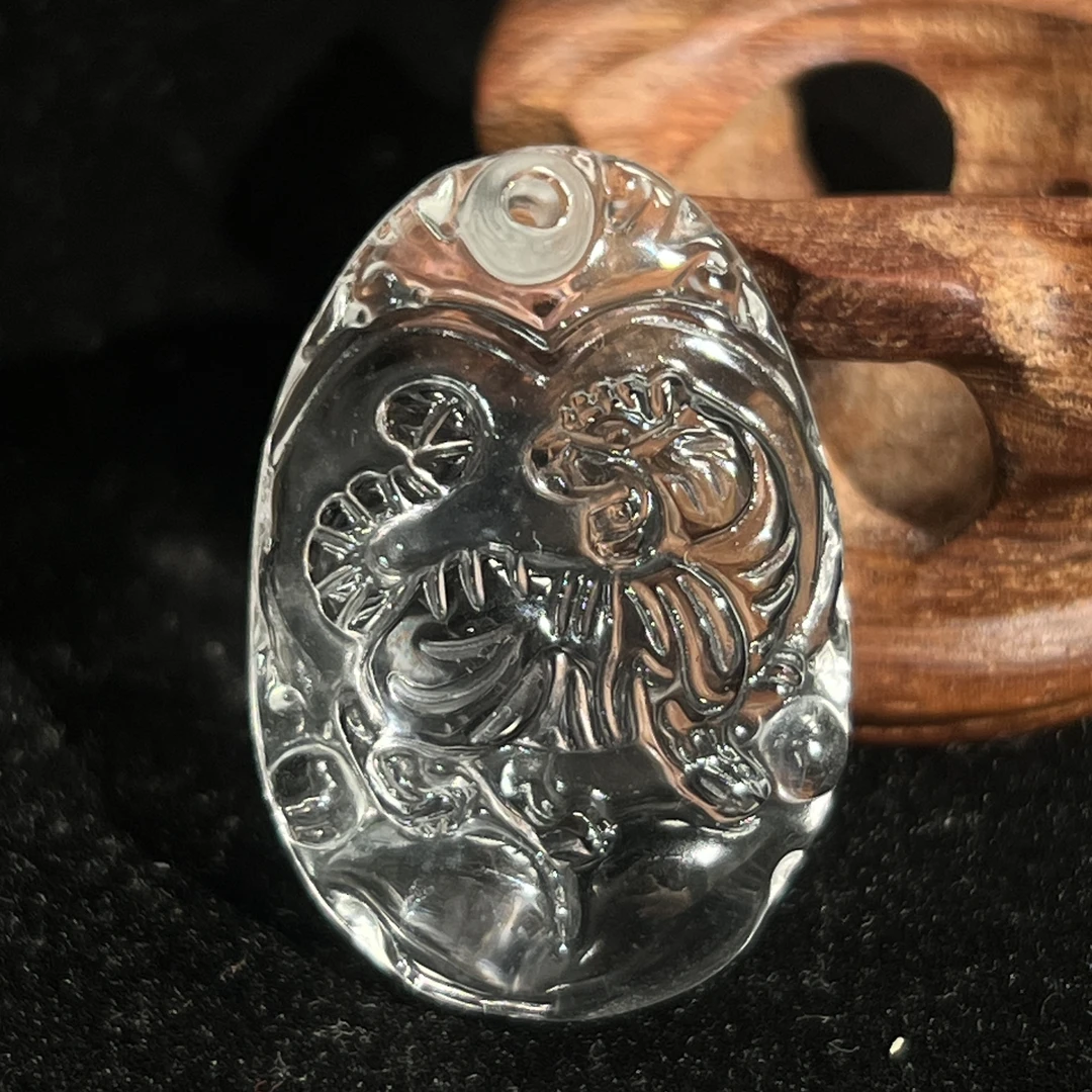 【伟伟鉴定】白水晶 生肖虎 吊坠 31/22/9微瑕 时尚百搭饰品