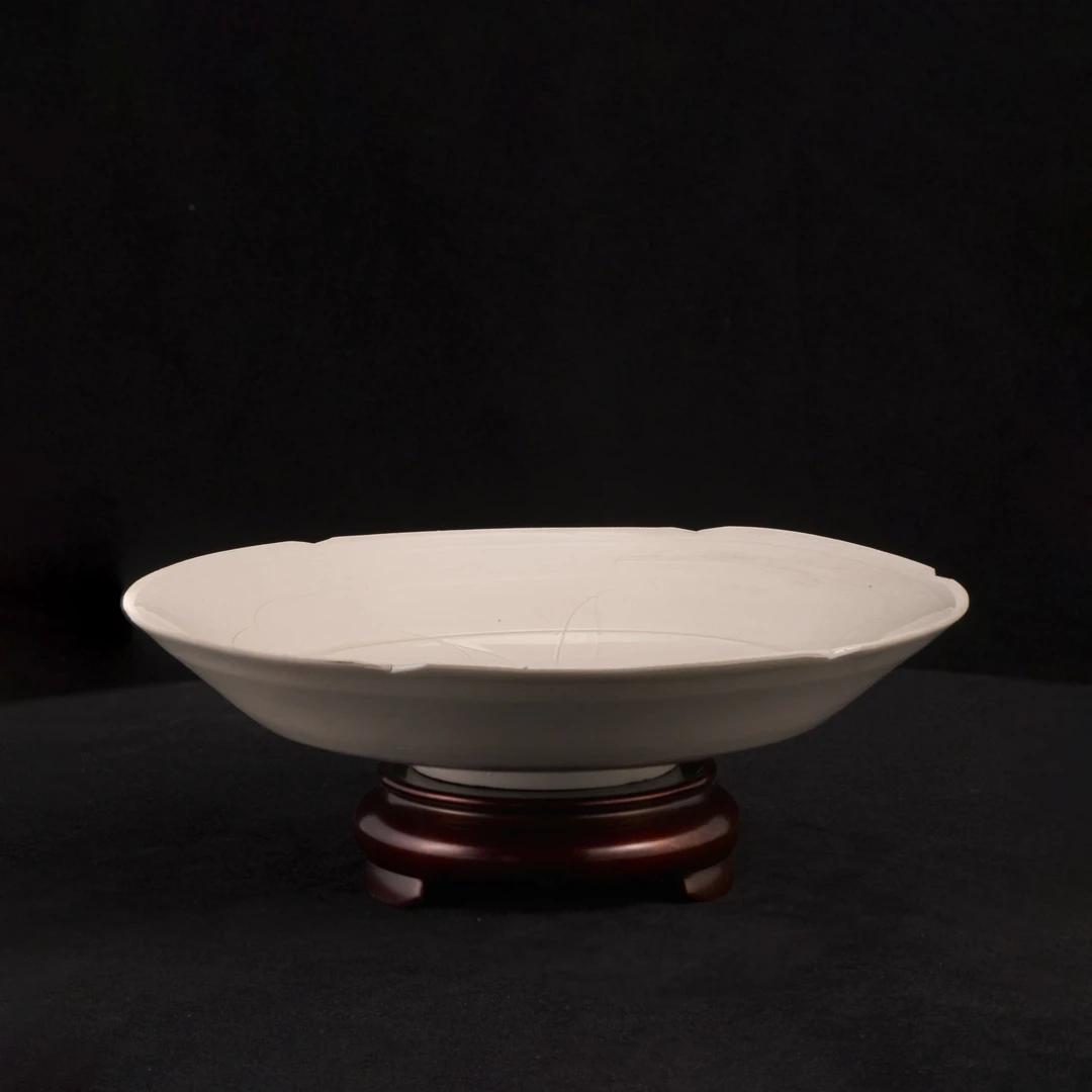 XBCQNSDYRM623 直播捡漏定窑剔花葵口碟