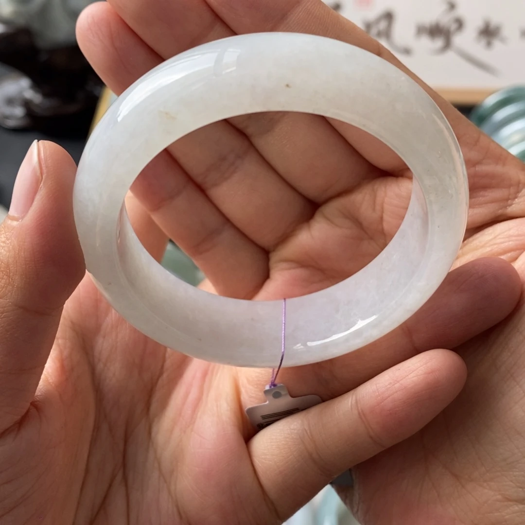翡翠手镯未镶嵌一****胖天然