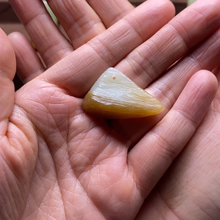 和田玉颈饰未镶嵌玲