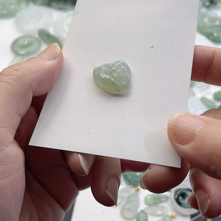*****翡翠未镶嵌颈饰冰佛公