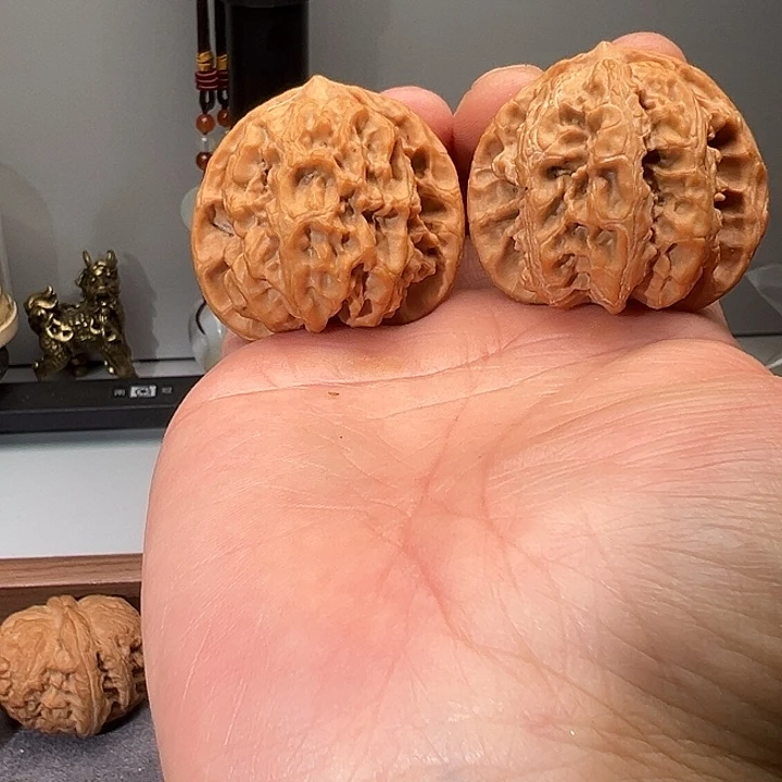 文玩核桃吊坠啊*~梨木台