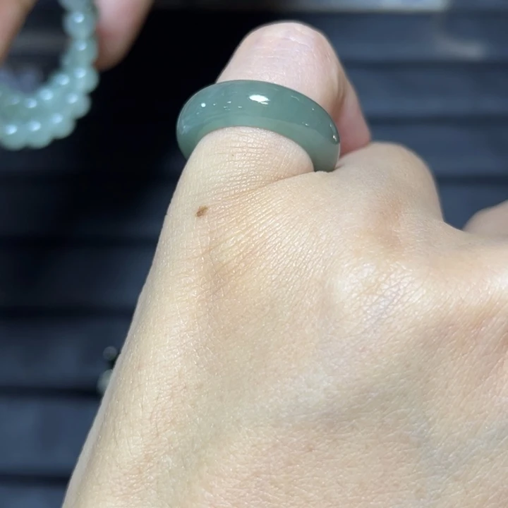 定制翡翠未镶嵌翡翠戒圈