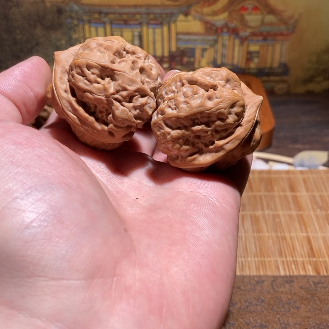 晚***呀大叶紫檀（黑酸枝木类）蛤蟆头核桃D01