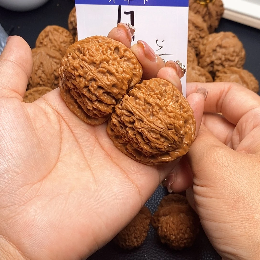 桃核吊坠南疆石45无刀痕s