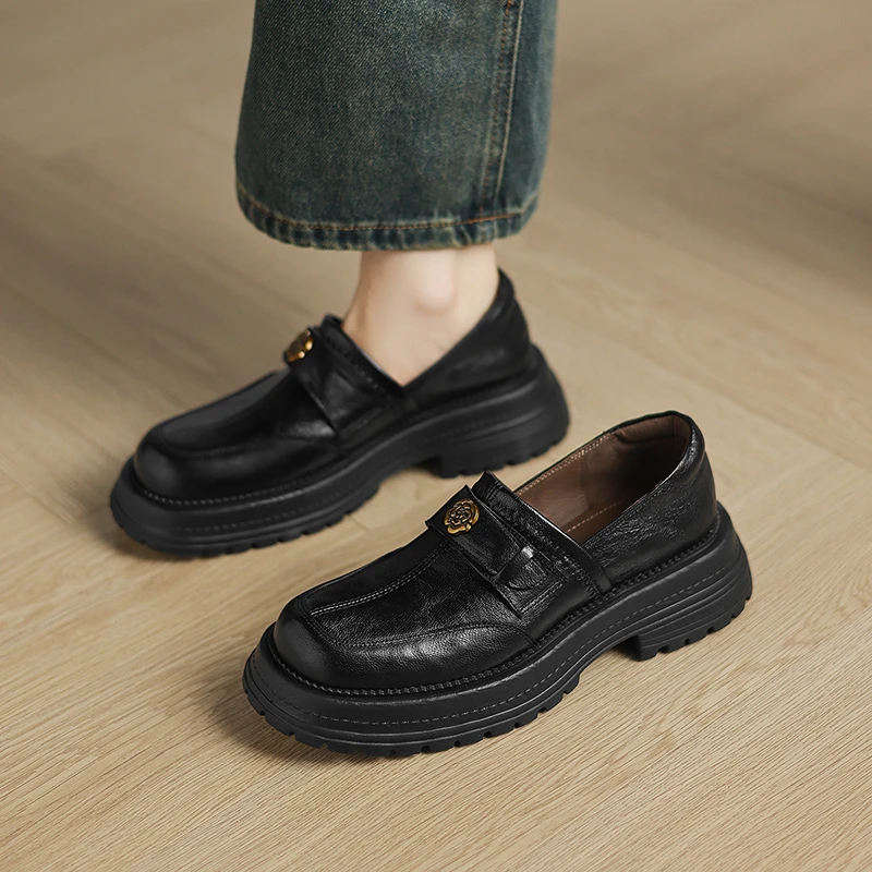 2025年秋冬季新款深口单鞋女粗跟百搭时尚气质中跟英伦风乐福鞋女