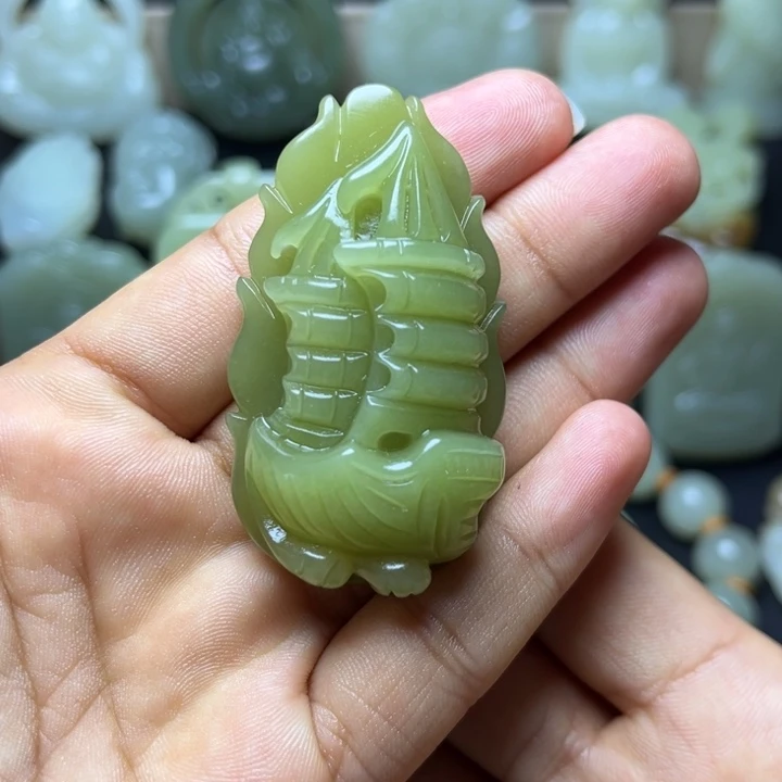 和田玉未镶嵌颈饰