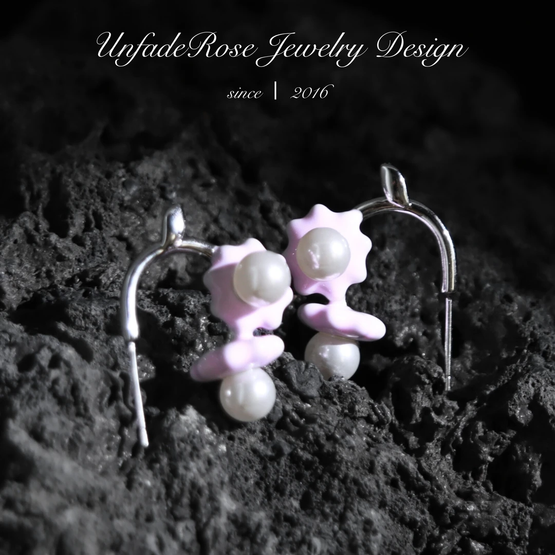 UNFADE ROSE 镀k金日系粉色小花珠珠耳钉 F076D