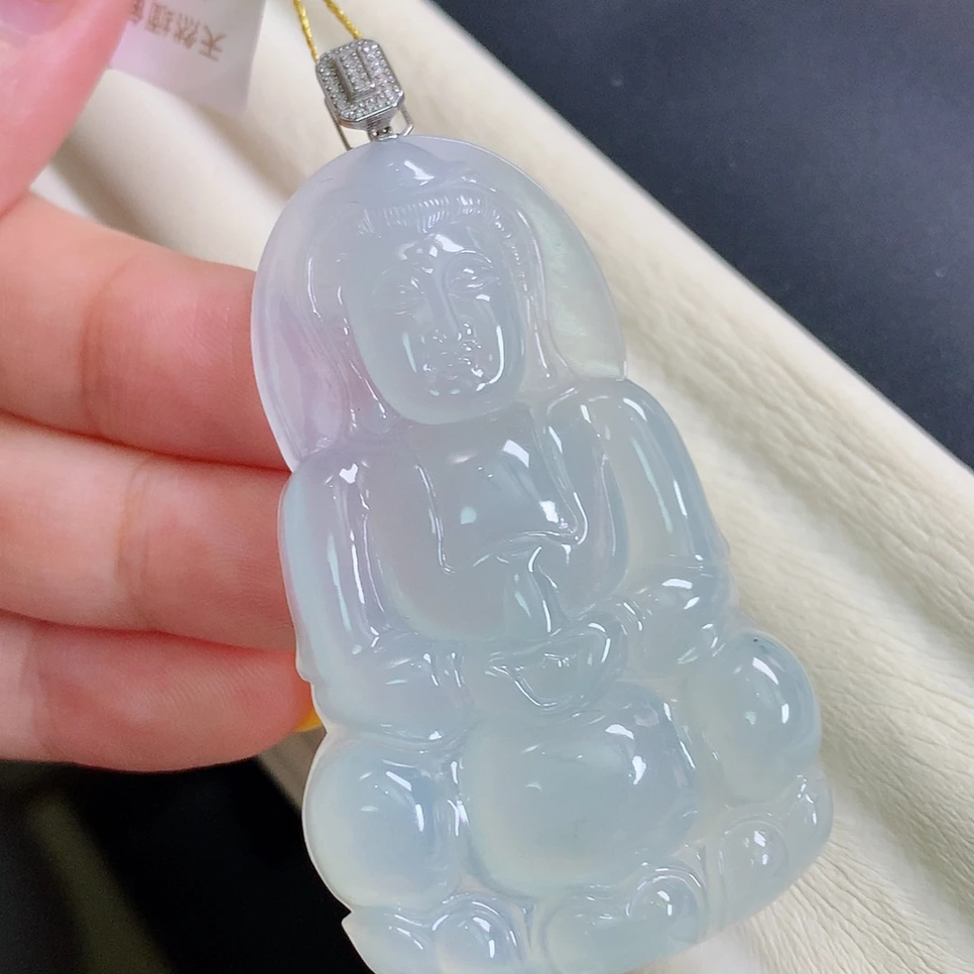 尽***翔颈饰18K金镶嵌翡翠观音