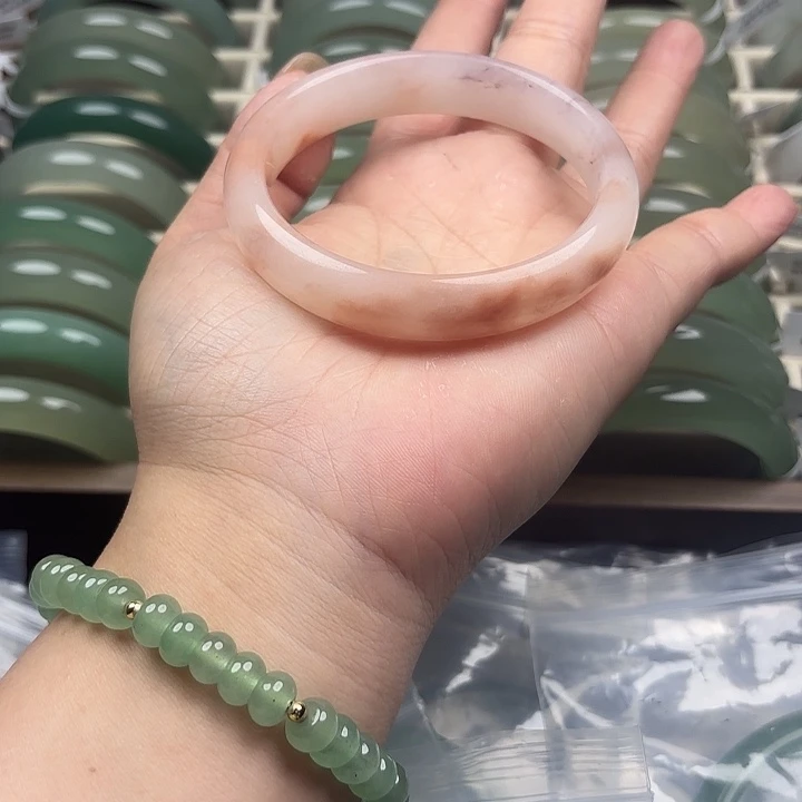 石英质玉未镶嵌手镯