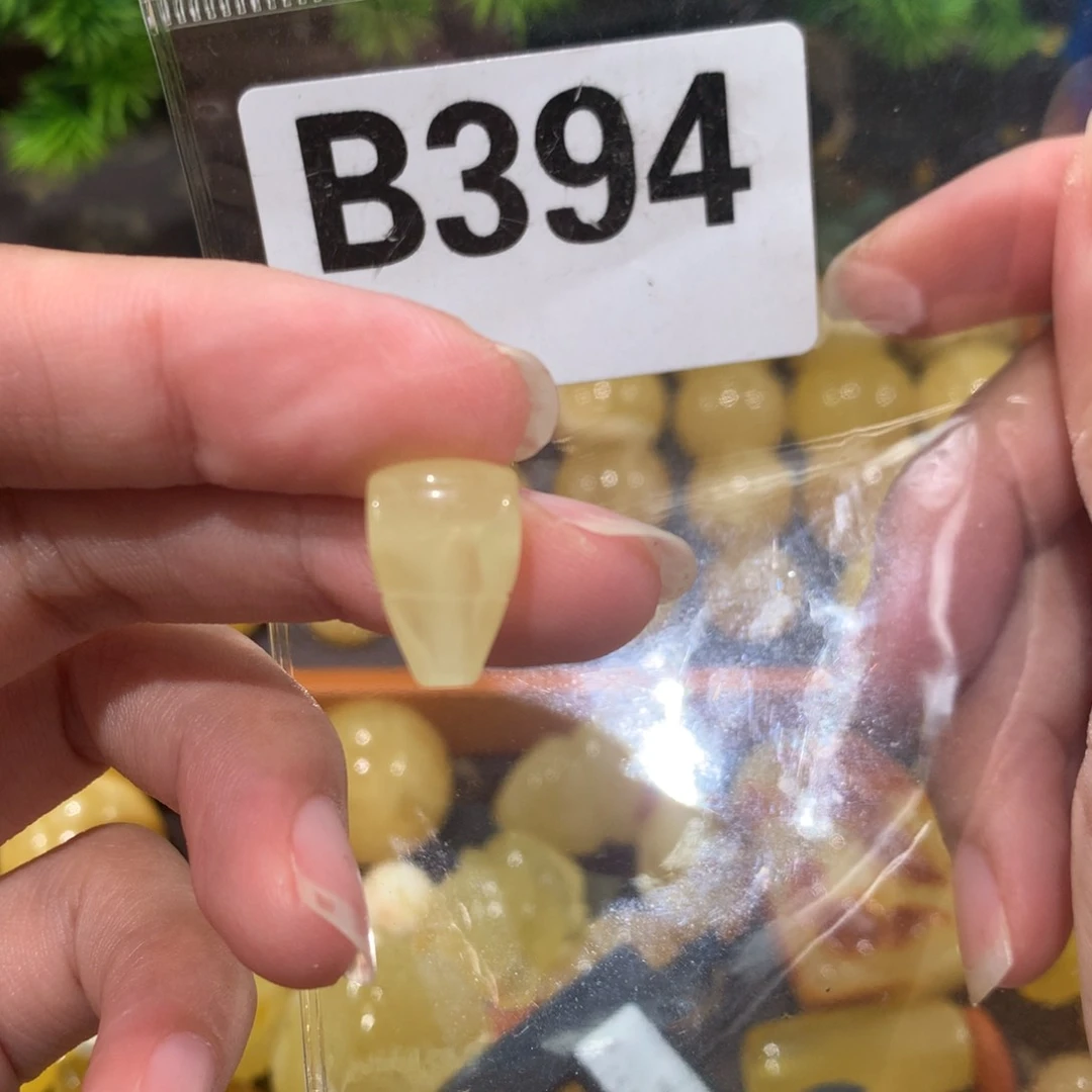 未镶嵌琥珀珠宝奇石