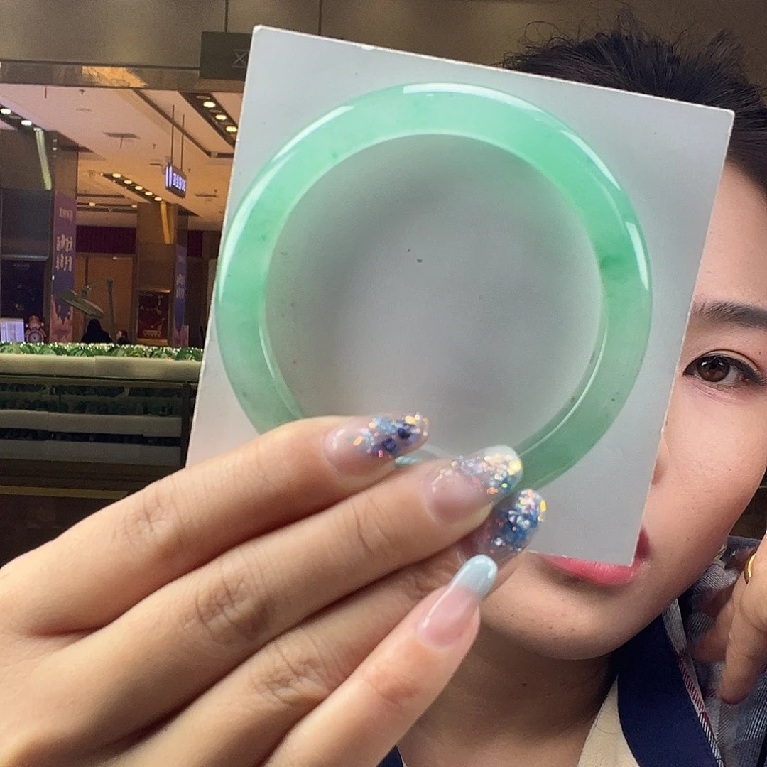 未镶嵌手镯石英质玉（非洲翠）