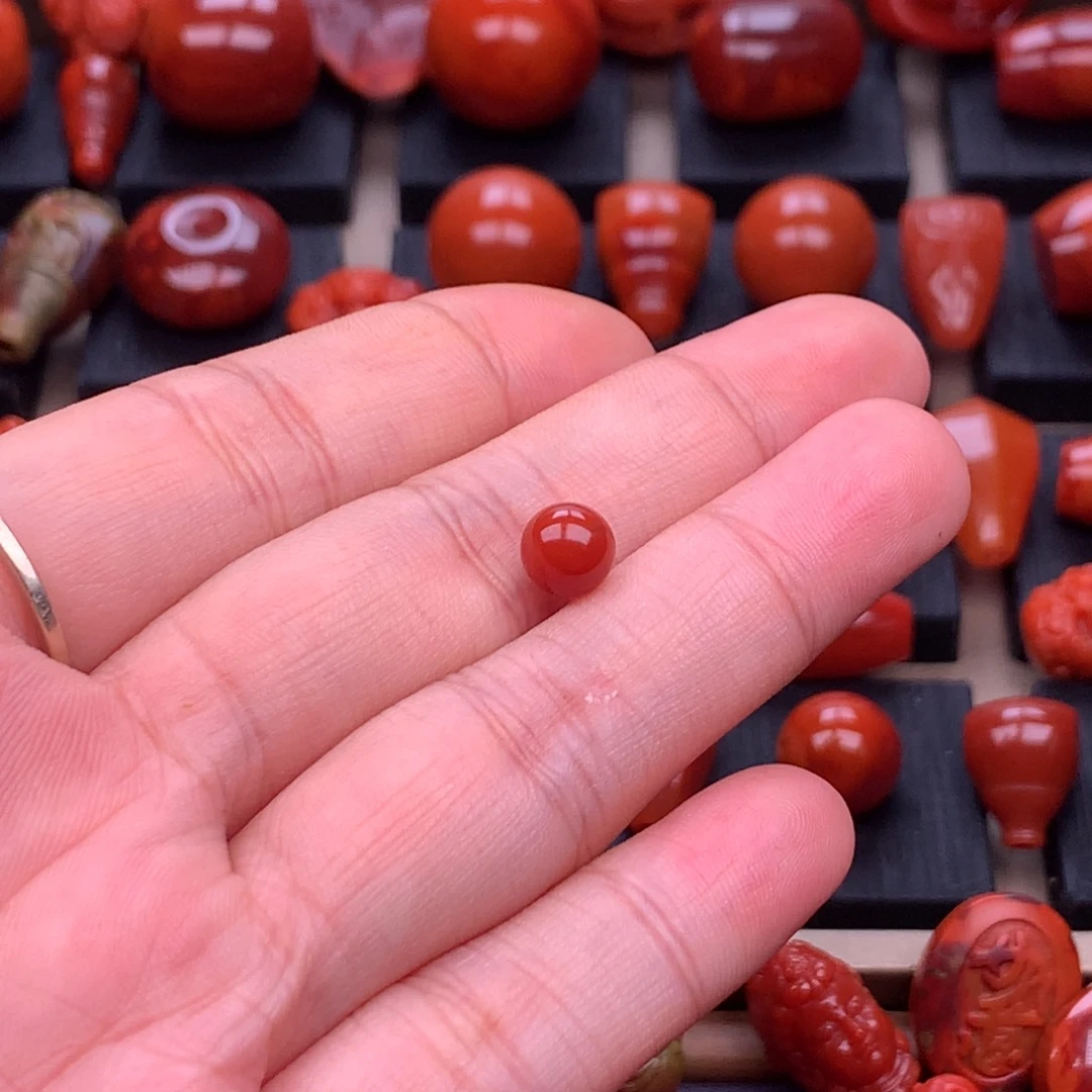南红玛瑙未镶嵌川料原矿圆珠7mm