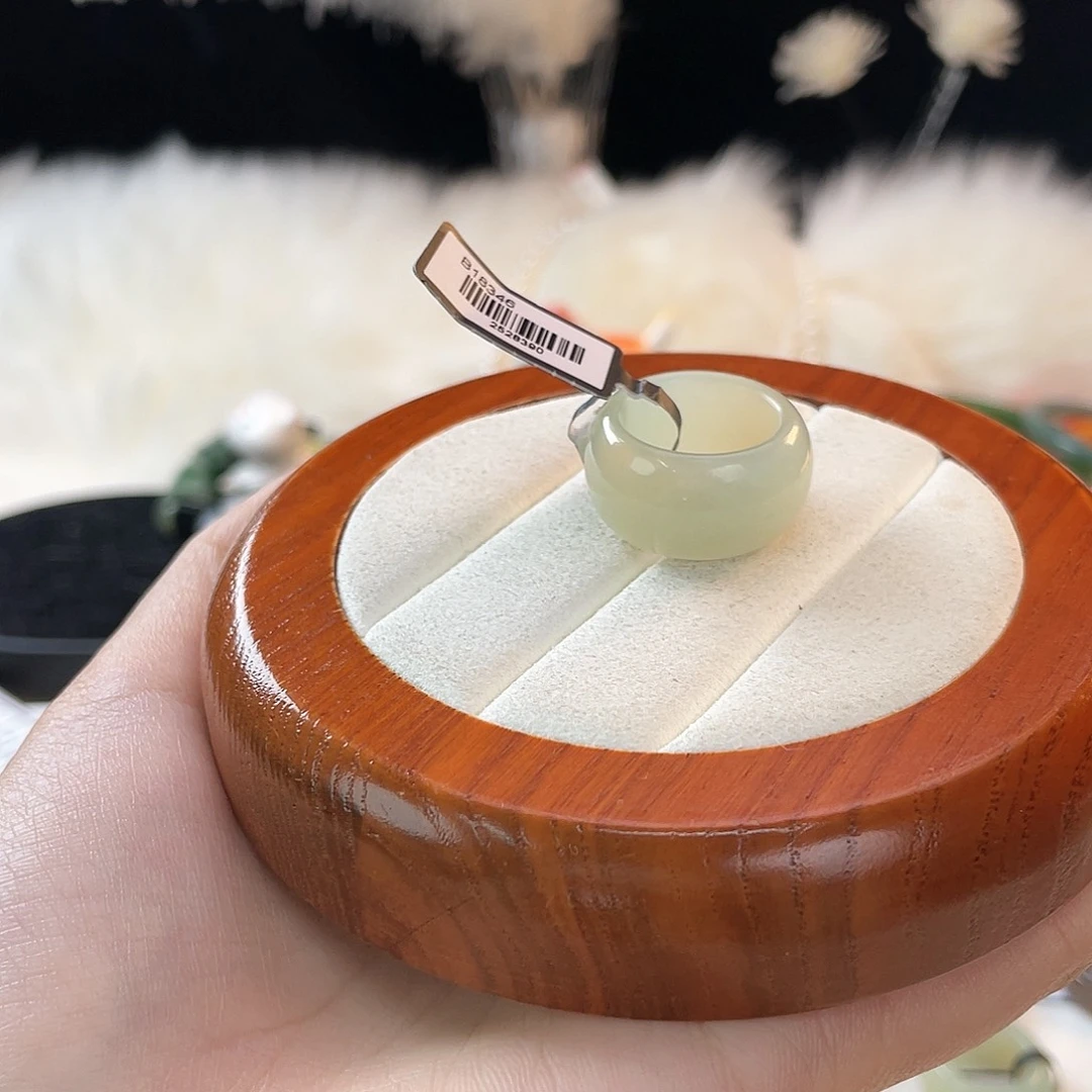 和田玉未镶嵌戒指晴水墩墩16.34mmj155