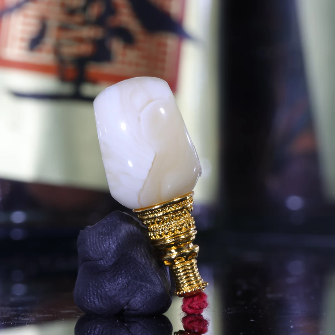 12m三通天然原矿一物一图瓷白蜡马蹄分体三通佛头蜜蜡配饰A251