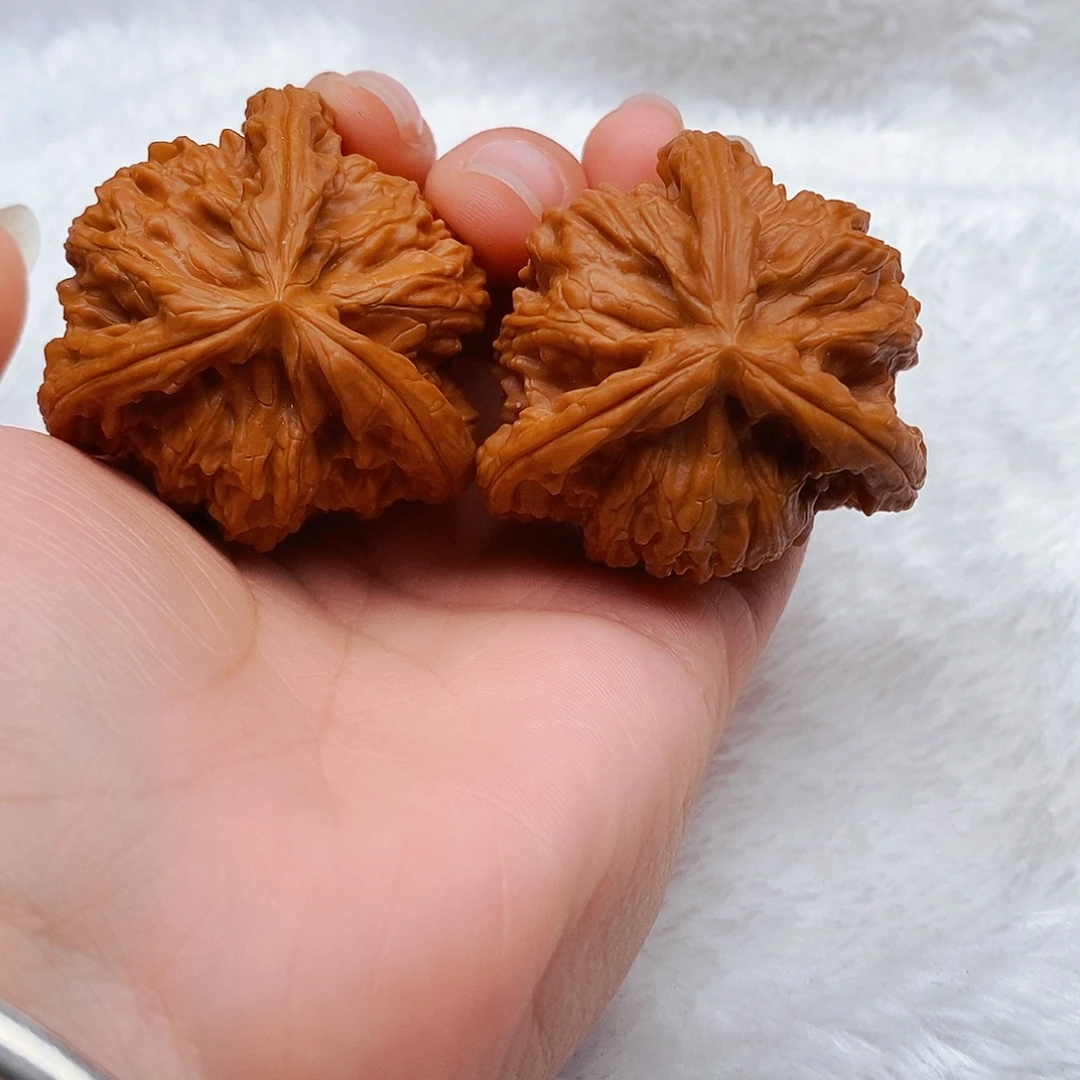 山***猴吊坠文玩核桃三棱