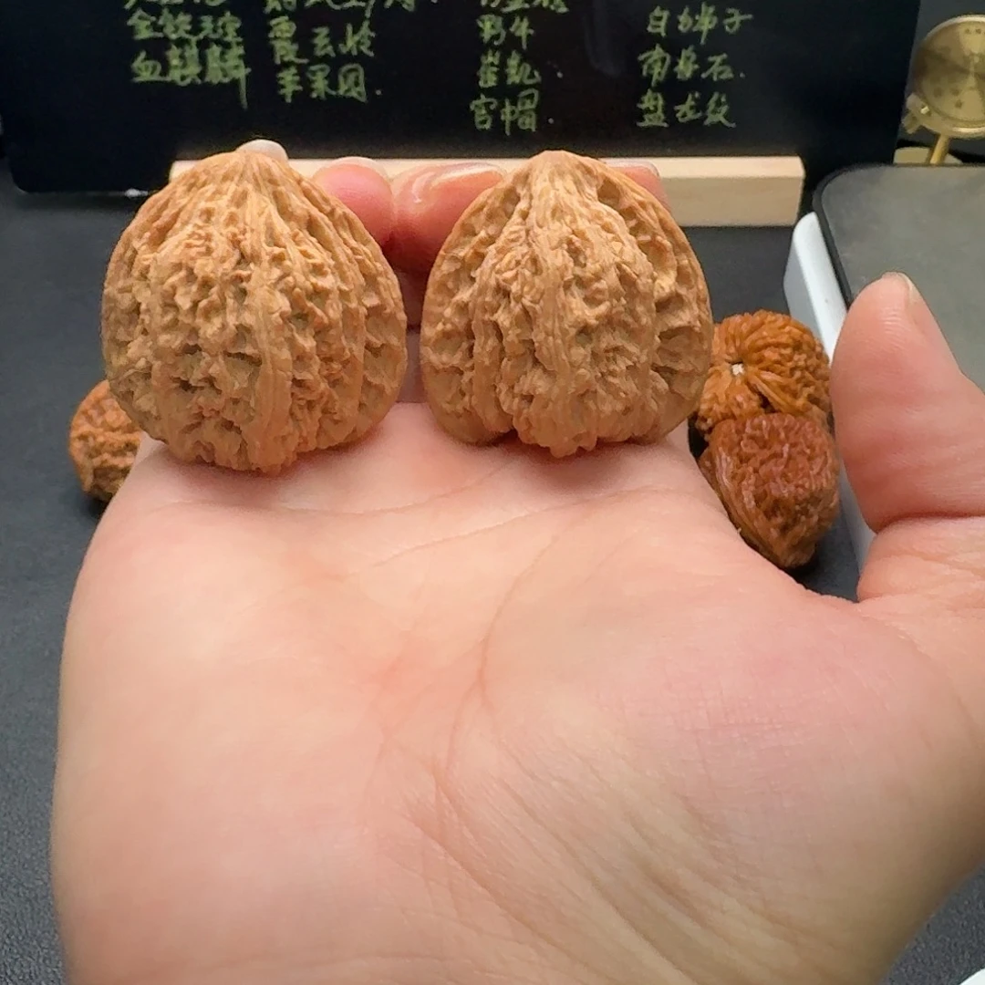 39承德密纹文玩核桃