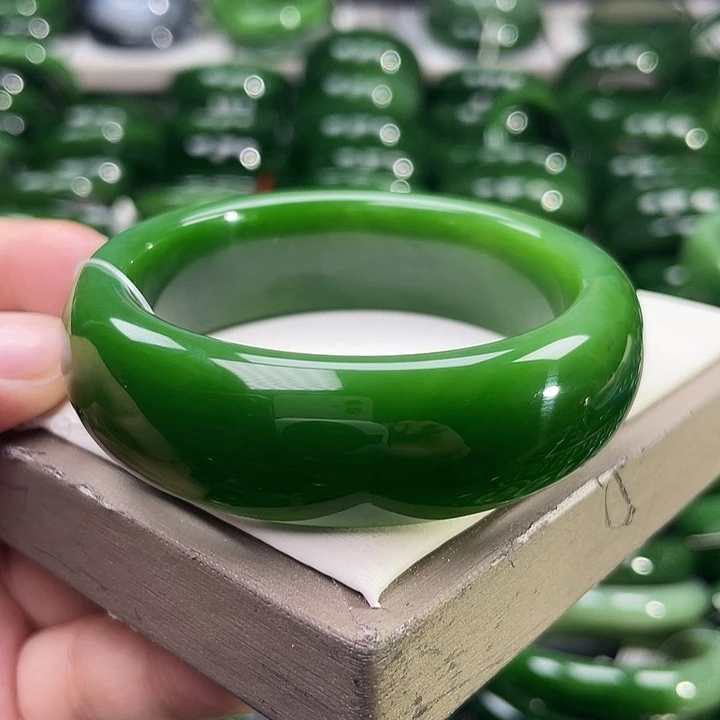 未镶嵌手镯和田玉（碧玉）