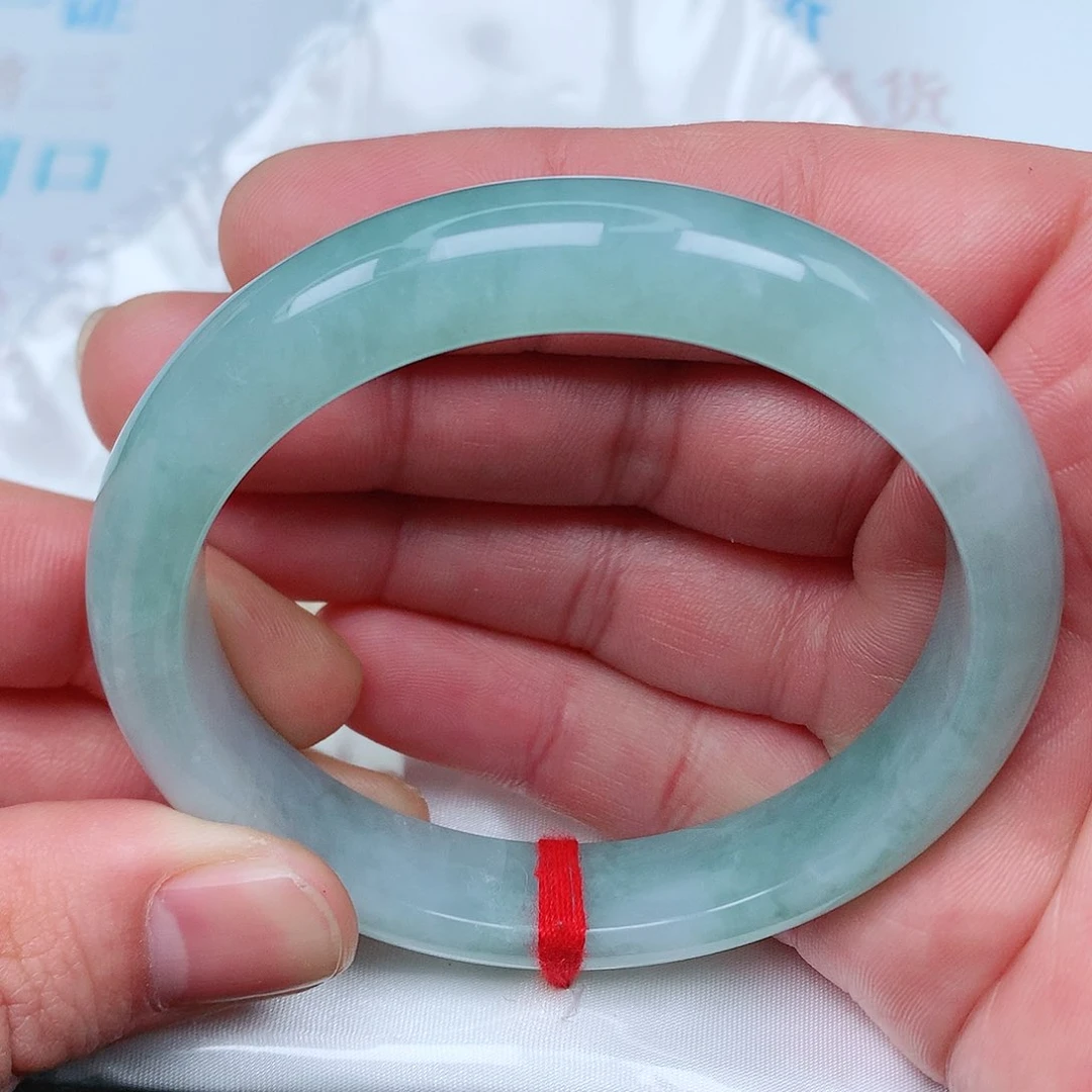 翡翠手镯未镶嵌天然