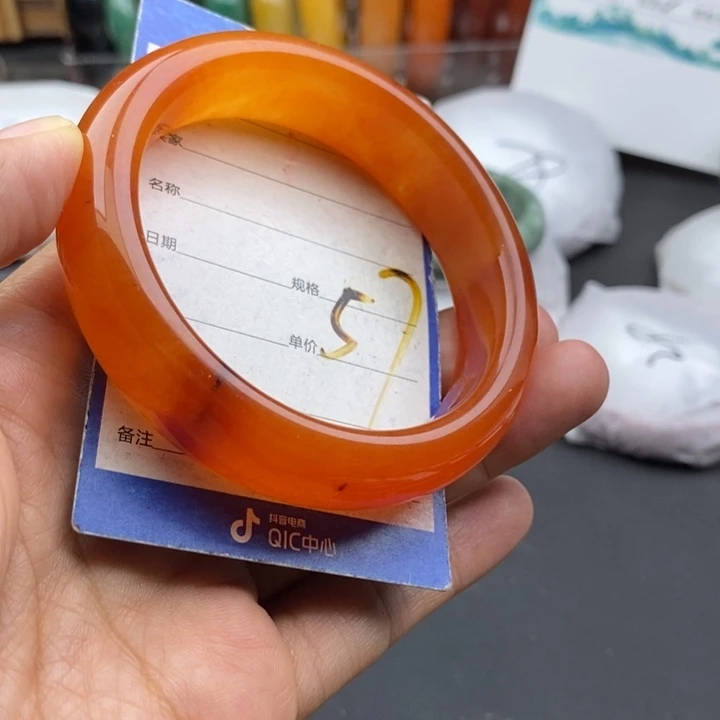 未镶嵌手镯石英质玉