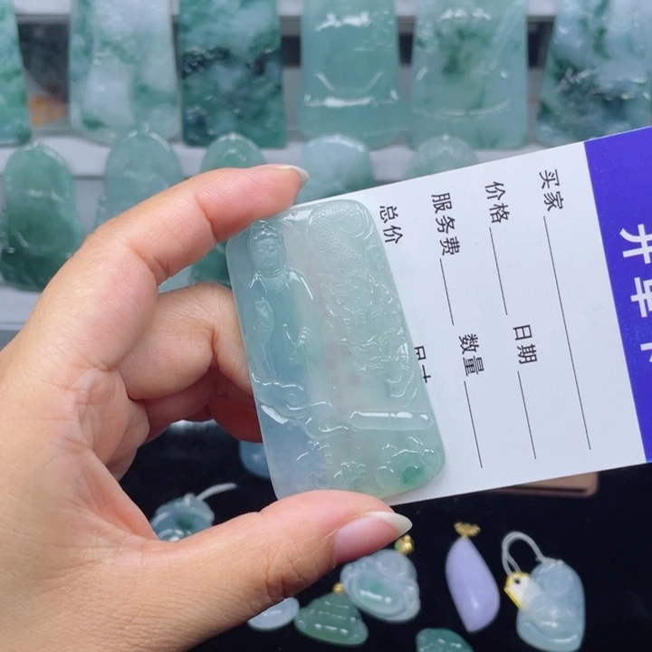 颈饰未镶嵌翡翠玉龙观音