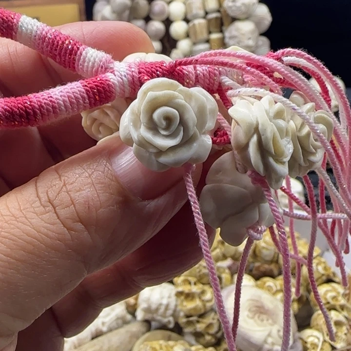 非金属配饰鹿角雕刻玫瑰花