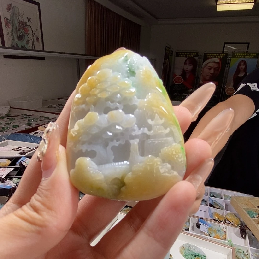 翡翠未镶嵌颈饰翡翠