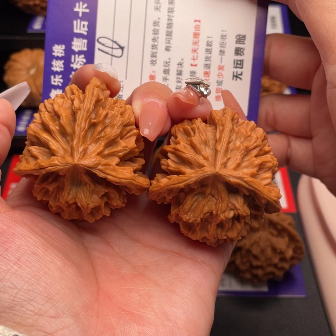 文玩核桃把件三棱47