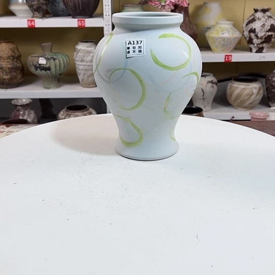 瓶高25口8。陶瓷精品摆件。137